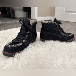 Kwantlen Lace-Up Calf/horse Hair Boots|size 7.5